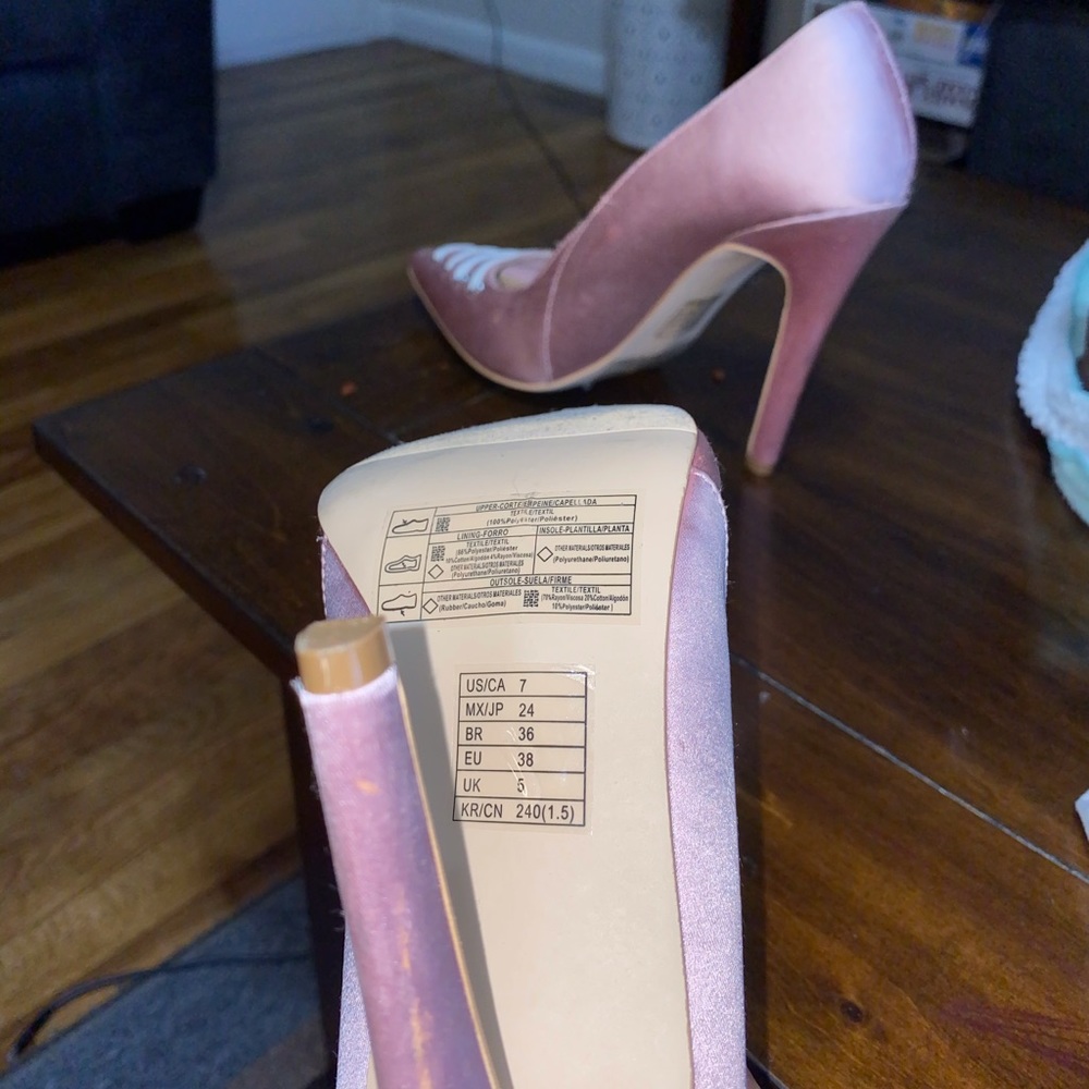 High heels - Picture 4 of 8
